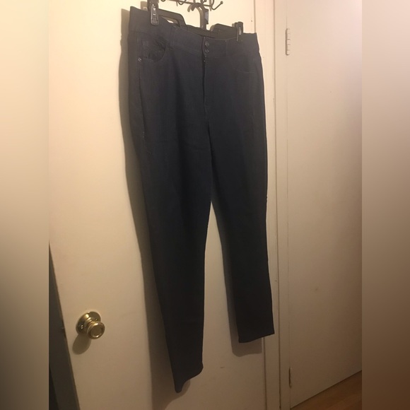 Venezia Denim - 💖 Venezia Classic High-Rise Straight Leg Pants Size 18L